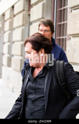 Dundee, Tayside, Scotland, UK. 17th May, 2017. 1980`s rock group Simple Minds arrive in Dundee for the start of the UK tour. Charlie Burchill, guitarist arriving outside the Caird Hall Back Stage entrance before the live concert at 7.30pm today. Credits: Dundee Photographics / Alamy Live News Stock Photo